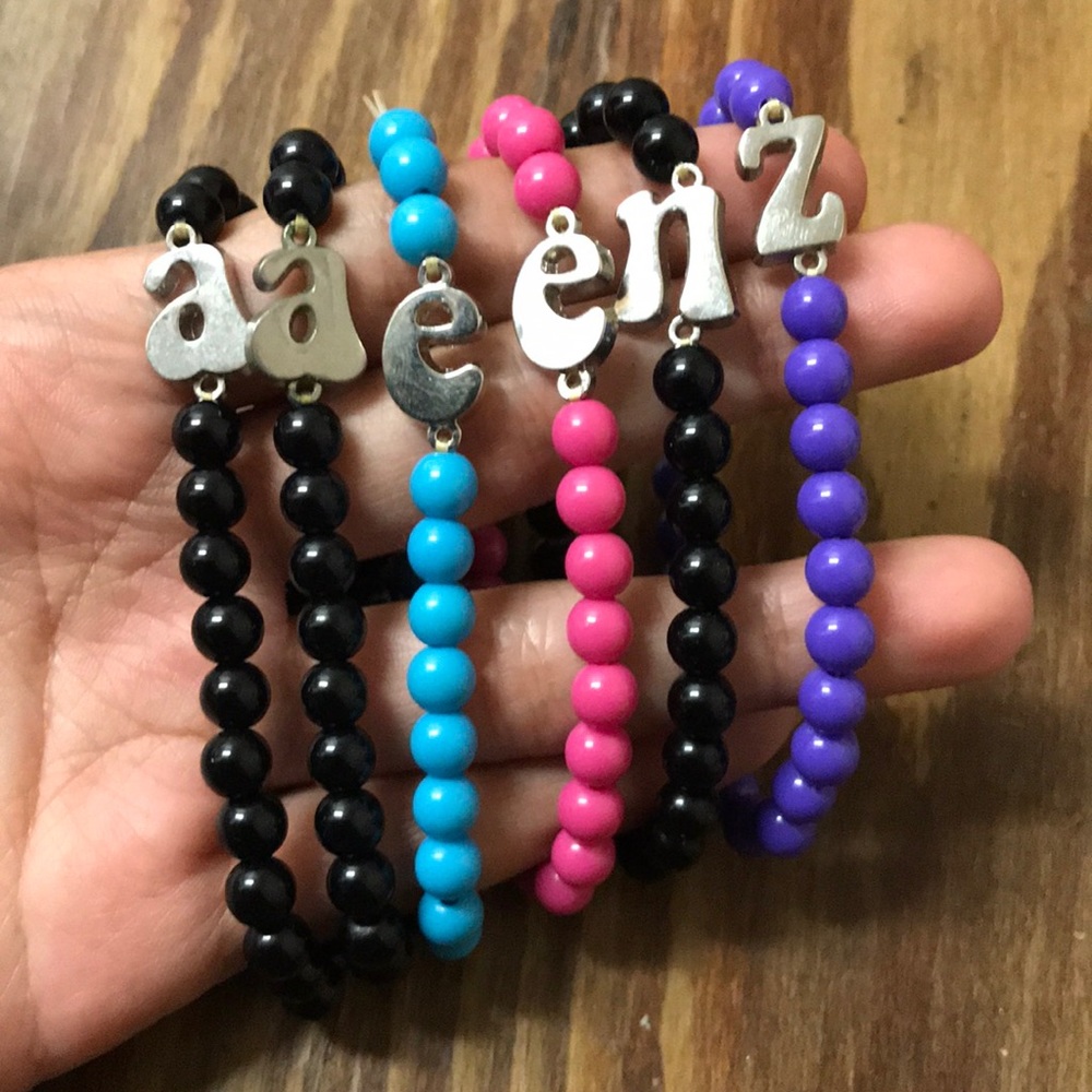 Letter bracelets - Picture 2 of 2